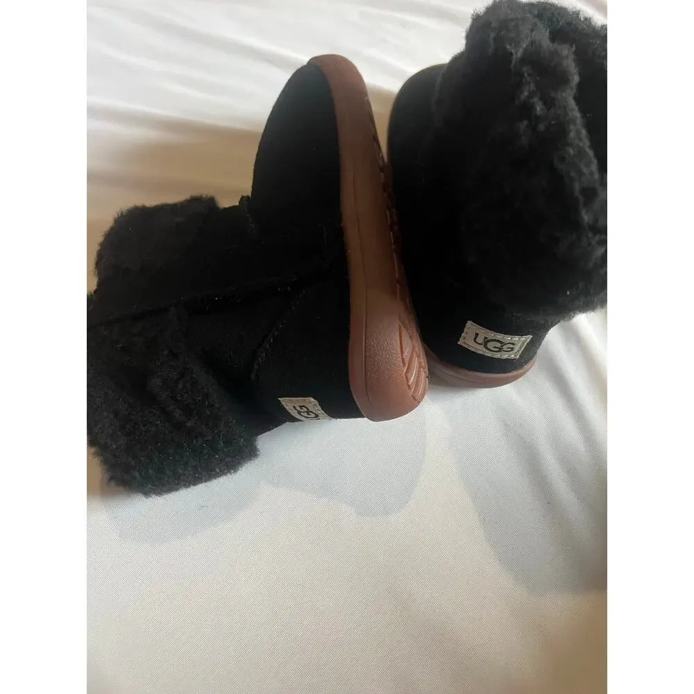 UGG Sammee black Toddler Boots with Velcro Sz 10